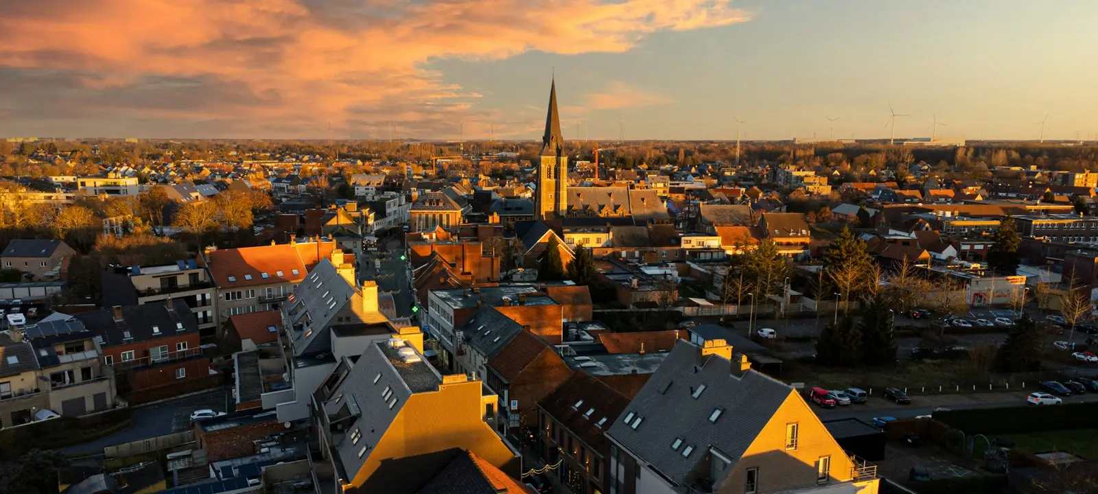 Zicht over de daken en de kerktoren van Tessenderlo